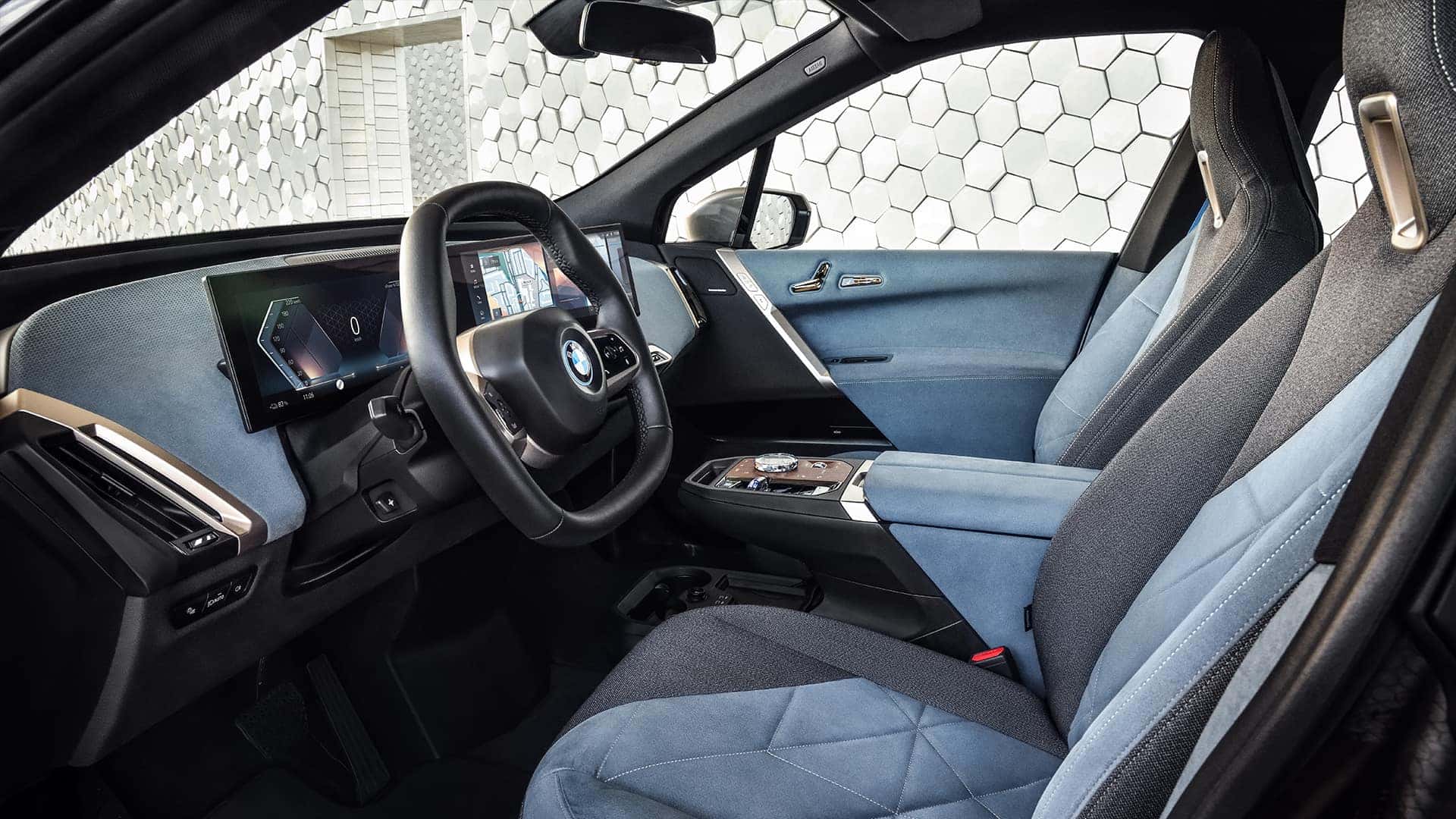 The 2022 fully electric BMW iX interior